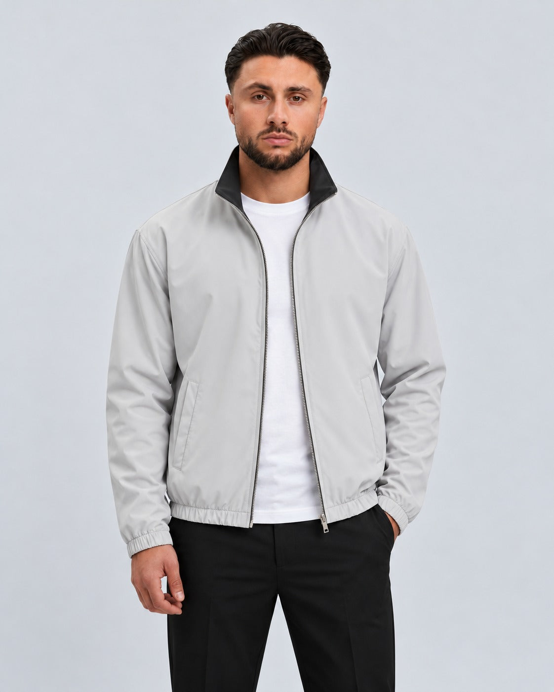Core Jacket Anthracite - gedragen op de lichtgrijze kant