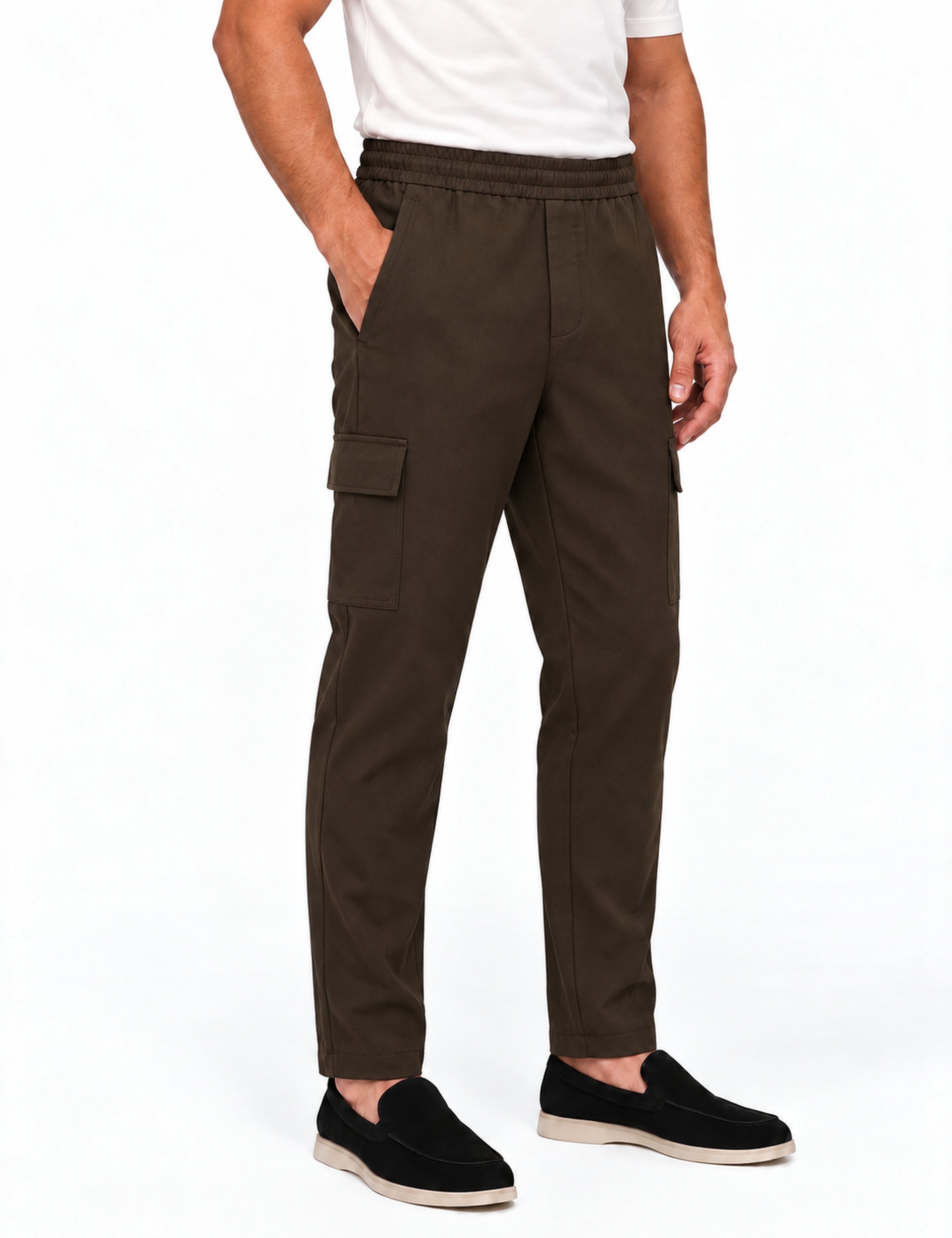 CARGO PANTS BROWN - studio zijkant
