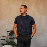 Core Bodywarmer navy met bijpassend Gloss-shirt en zwarte Valencia-broek – lifestyle 2