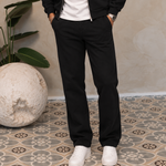 Essential Jogger Black, gedragen