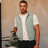 CORE BODYWARMER MINT met passend Gloss-shirt en zwarte broek – lifestyle 3