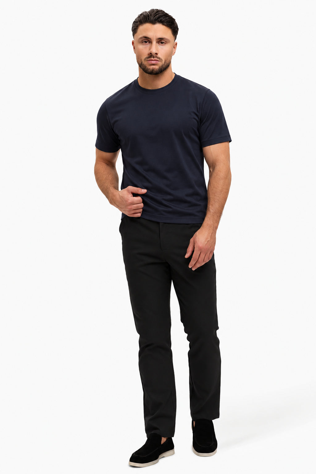 Gloss Essential Shirt navy – studio full, zwarte pantalon