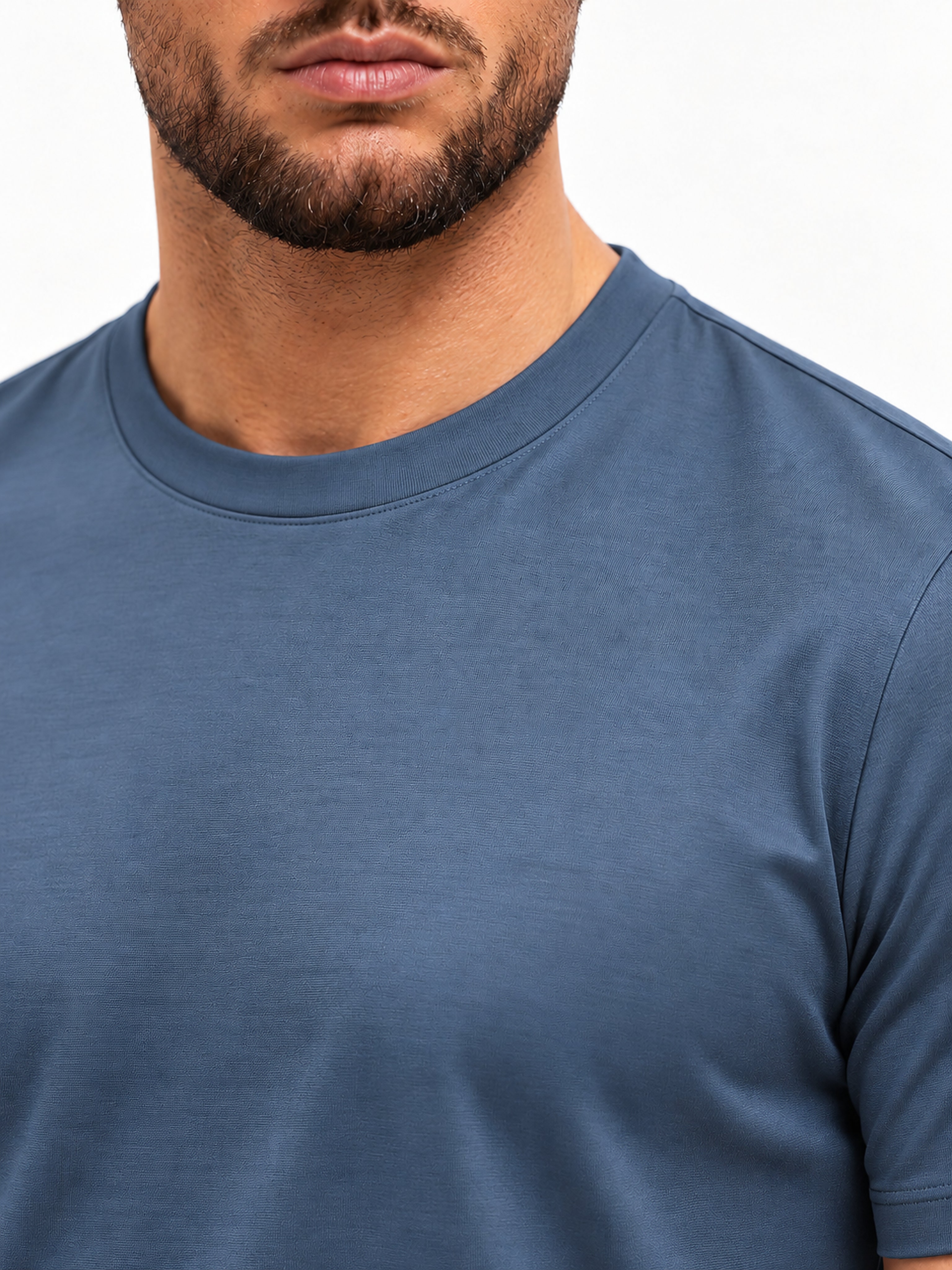 Gloss Essential Shirt Steel Blue - detail stof en kraag, close-up