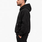 Grace Hoodie Black - zijkant op model