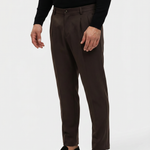Milan Pants Brown - model zij
