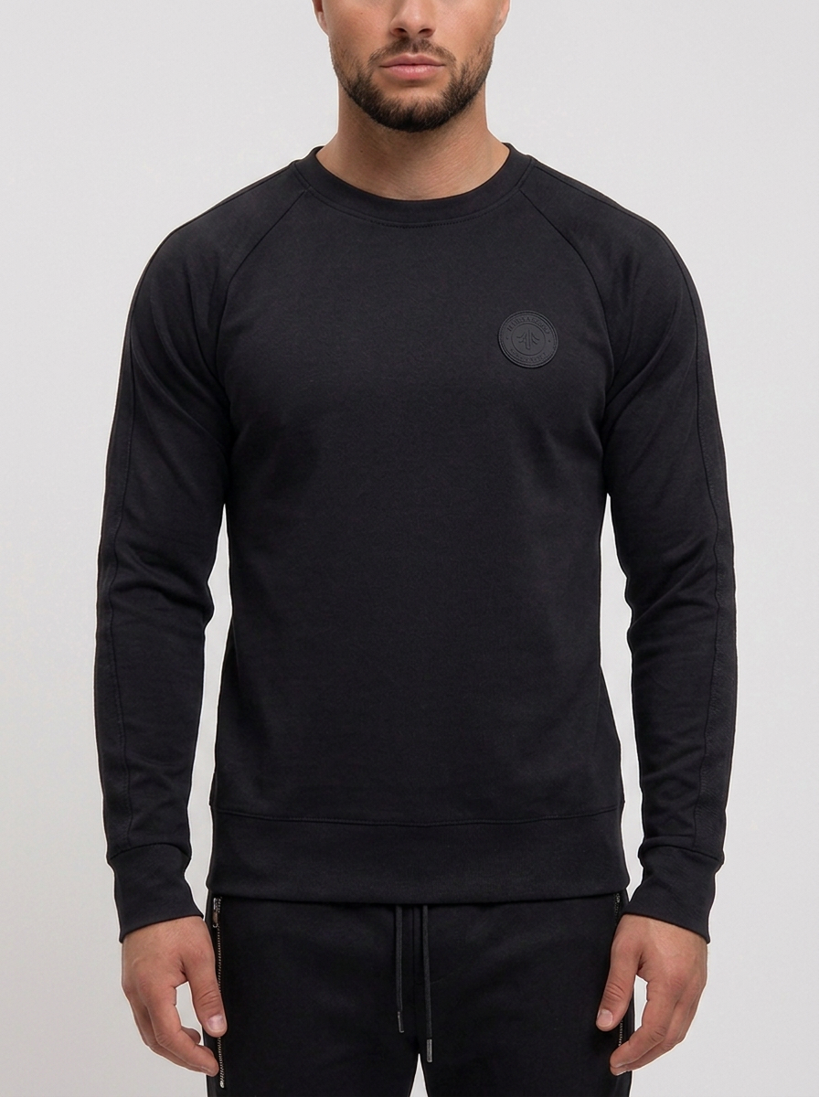 Capitan Tracksuit Black - trui voorkant studio