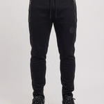 Mayor Tracksuit Black - broek voorkant studio
