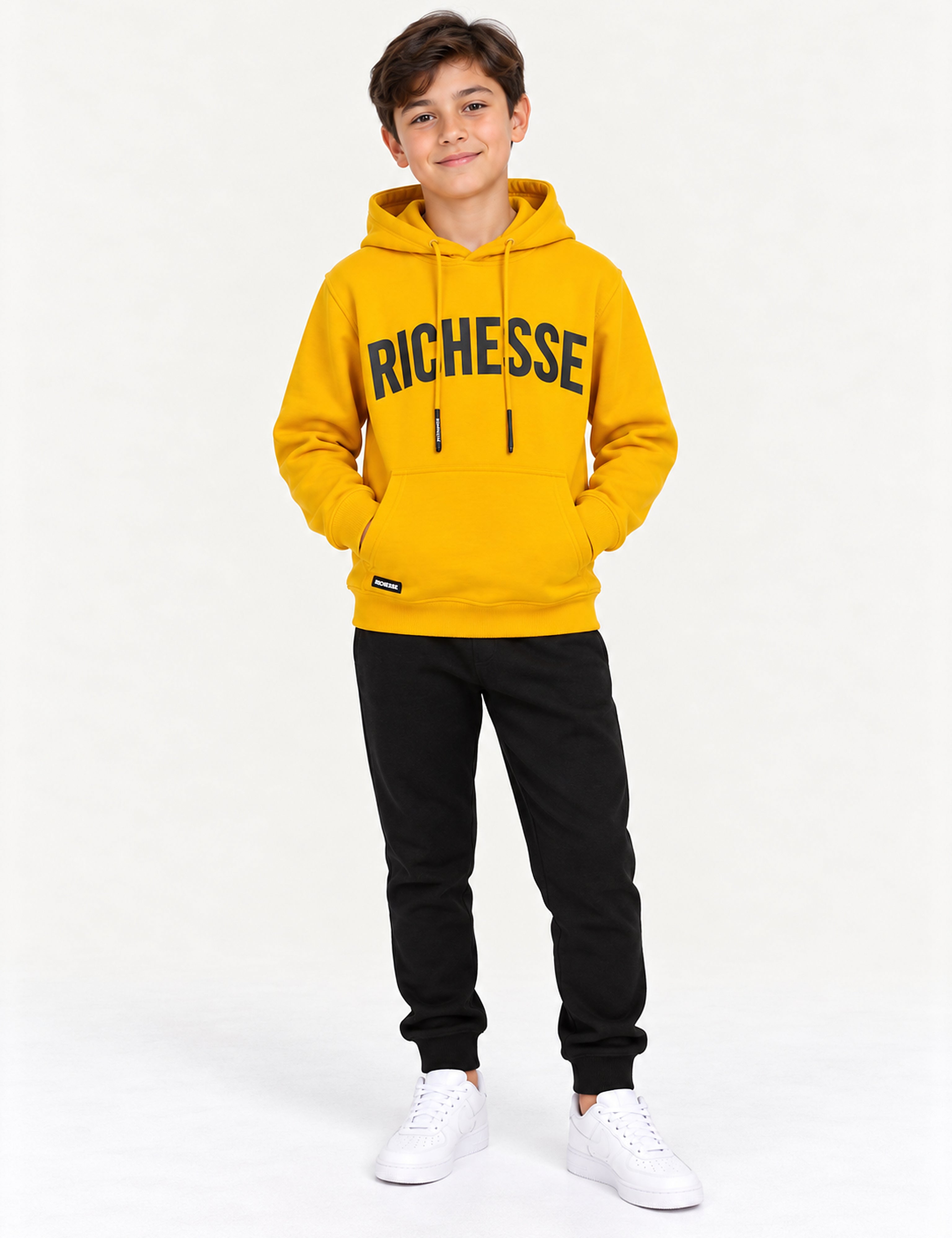 Richesse Brand Hoodie JR Yellow - voorkant op model