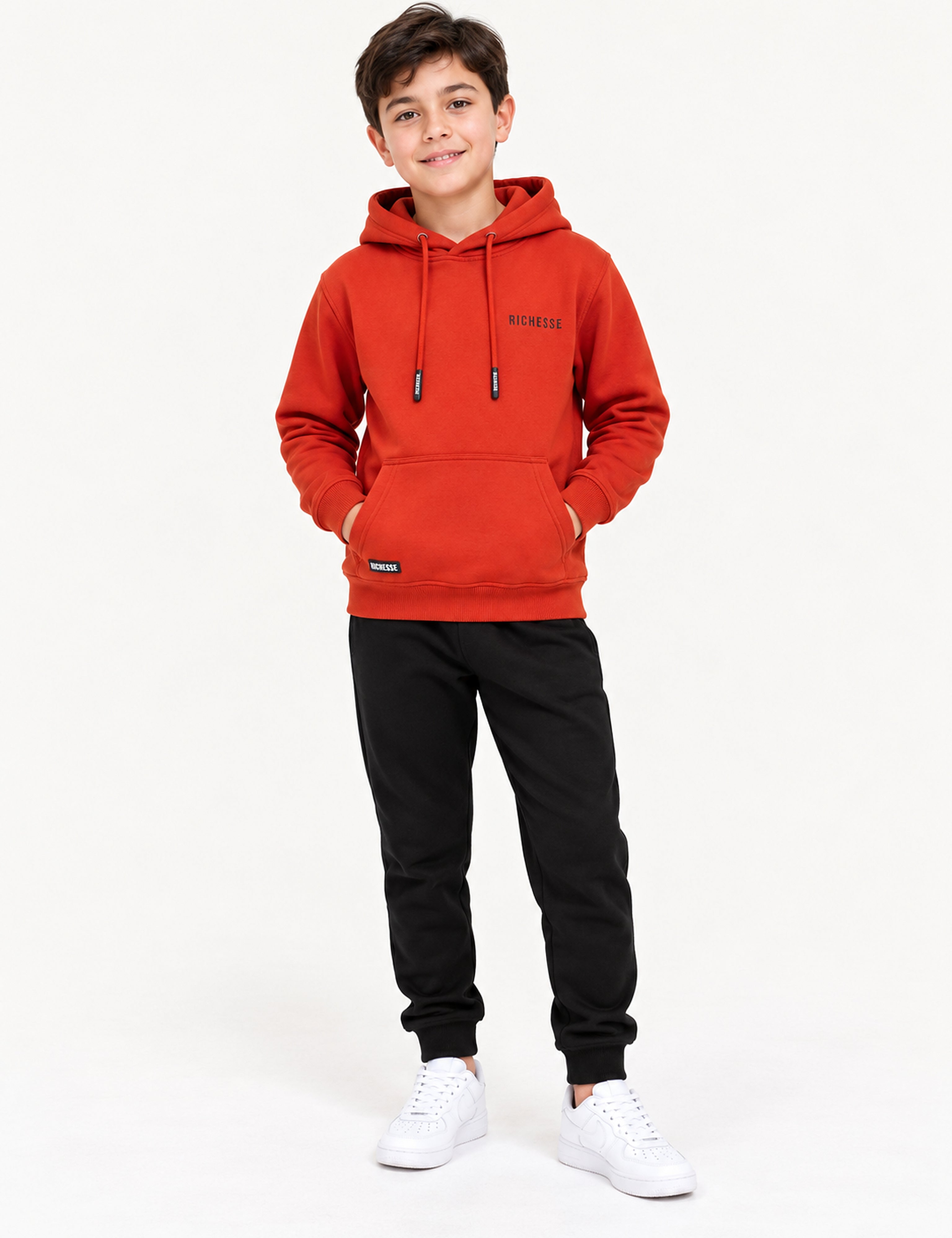 Richesse Capitan Hoodie JR Red - voorkant op model