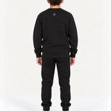 Richesse Crewneck JR Black - achterkant op model