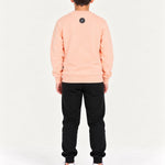 Richesse Crewneck JR Pink - achterkant op model
