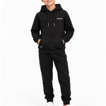 Richesse Deluxe Hoodie JR Black - voorkant op model