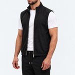 MONZA bodywarmer zwart – schuin van voren, complete set met bijpassende pants (studio)