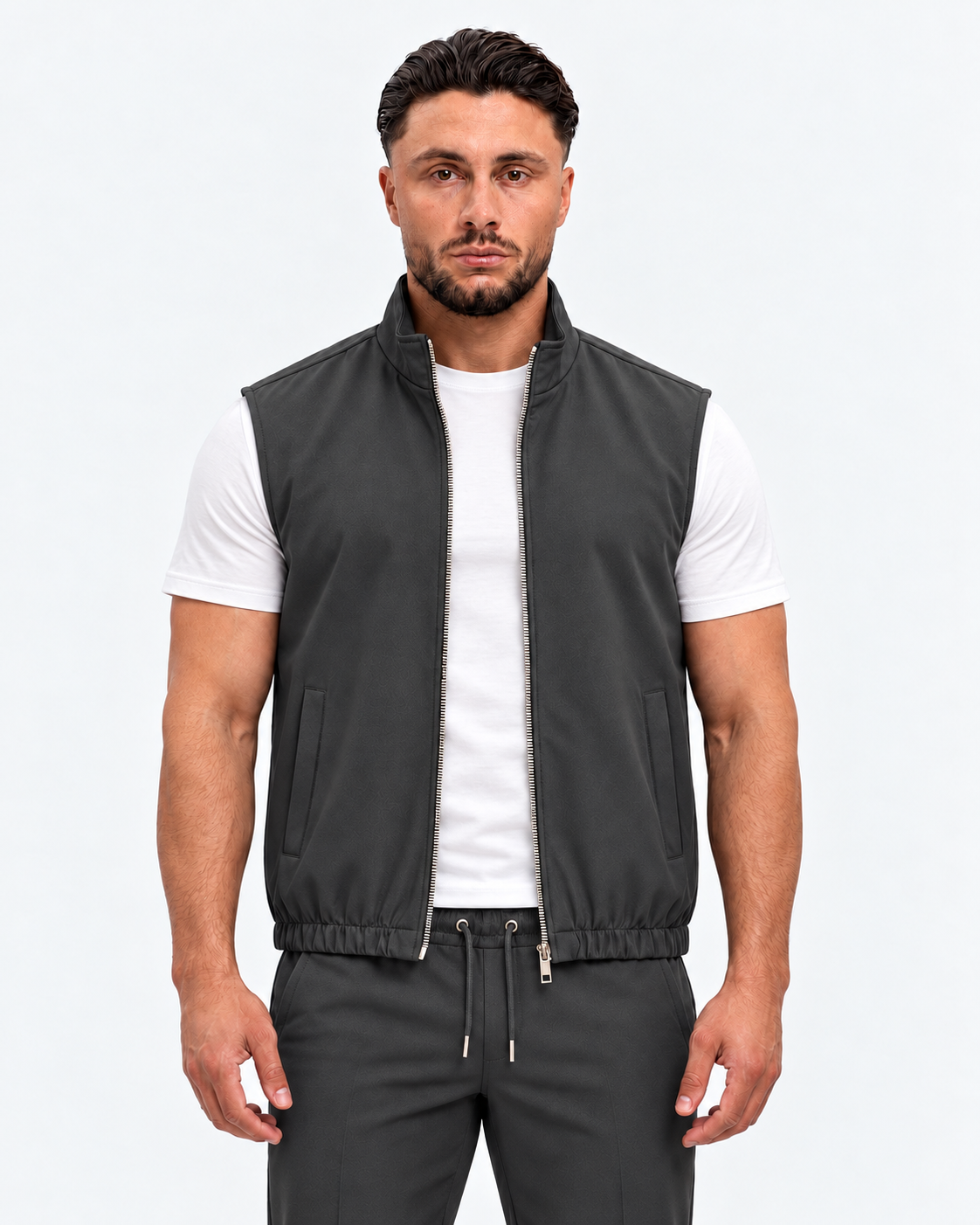 MONZA bodywarmer grijs – voorkant, complete set met bijpassende pants (studio)