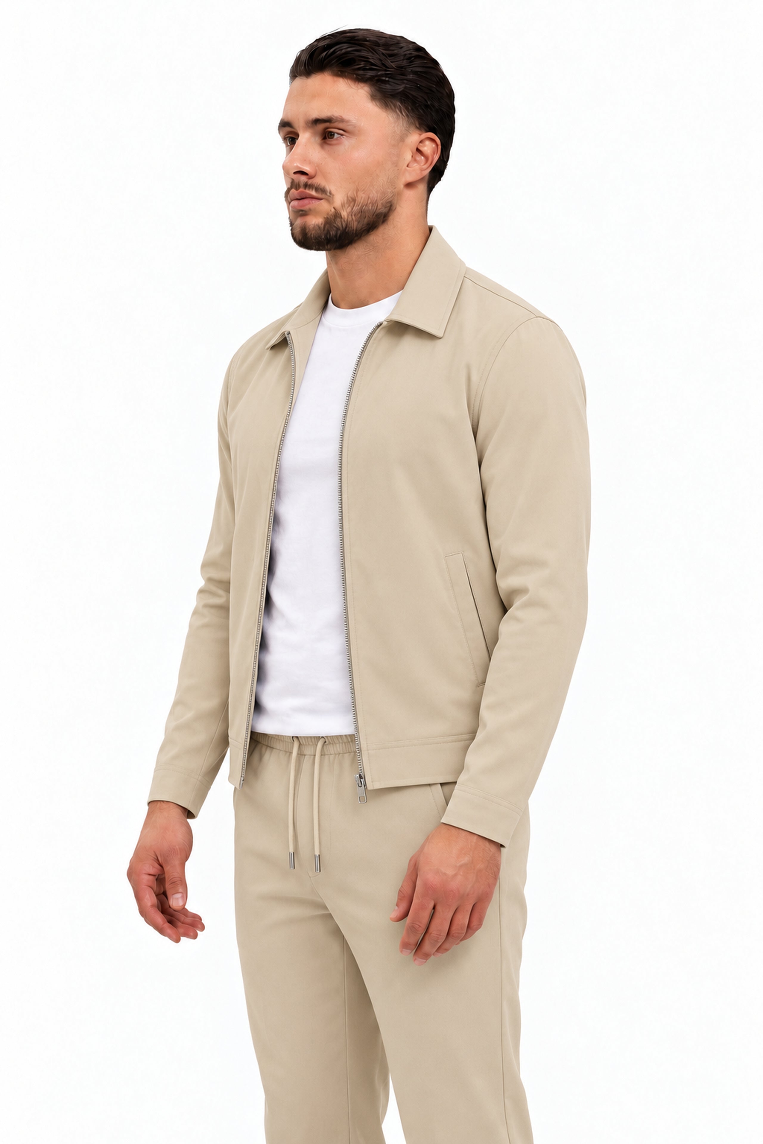 TECH SUIT BEIGE - studio zijkant