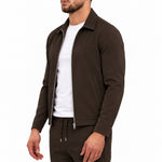 TECH SUIT BROWN - studio zijkant